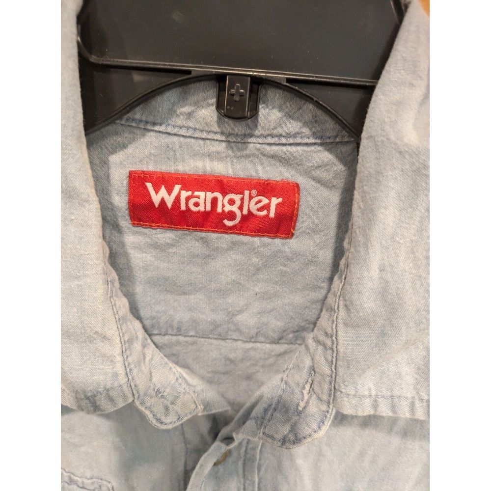 Men's Wrangler Medium Denim SHORT sleeve Shirt Button Up‎ Jeans - Picture 2 of 3